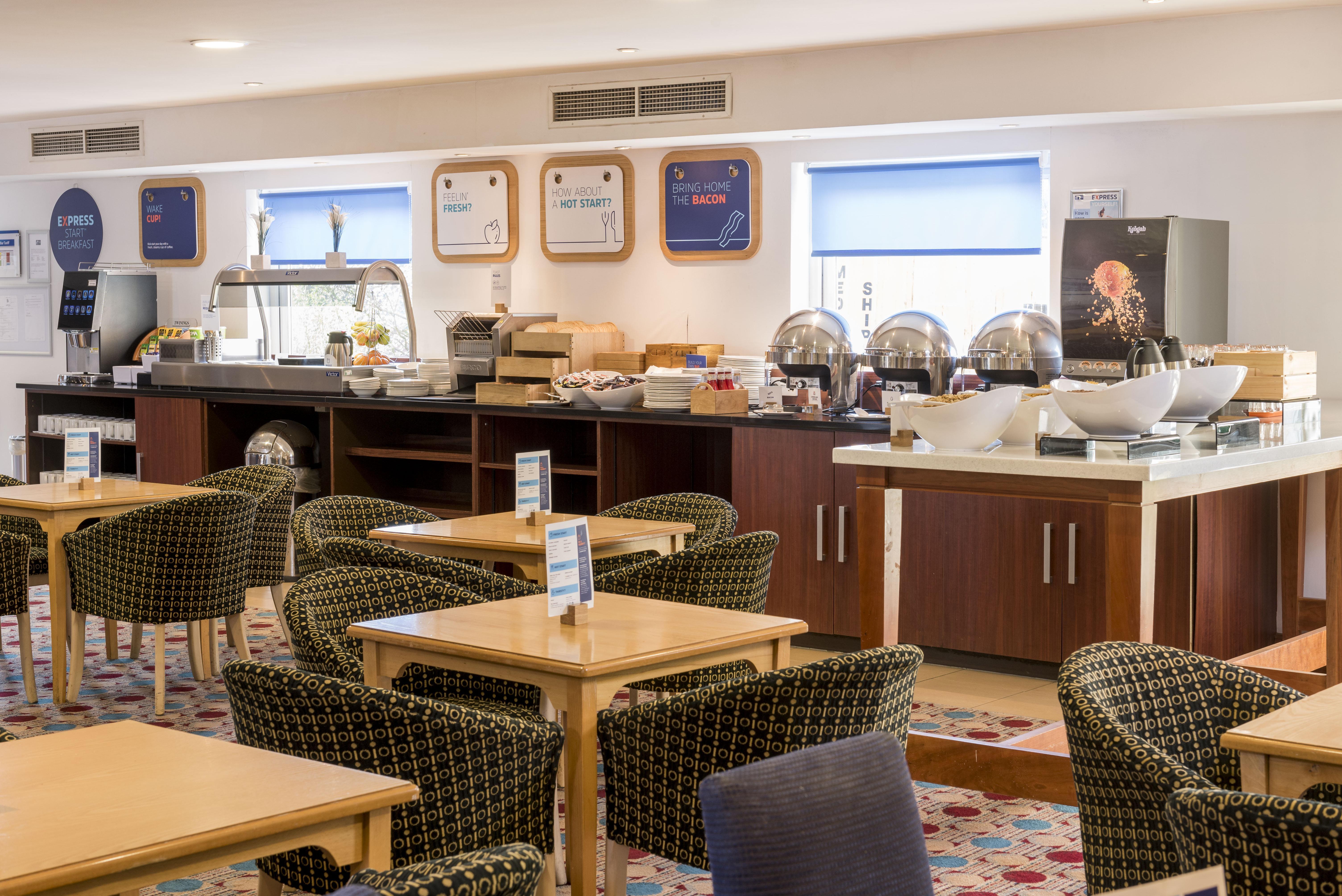 Holiday Inn Express Birmingham Star City By Ihg Eksteriør billede