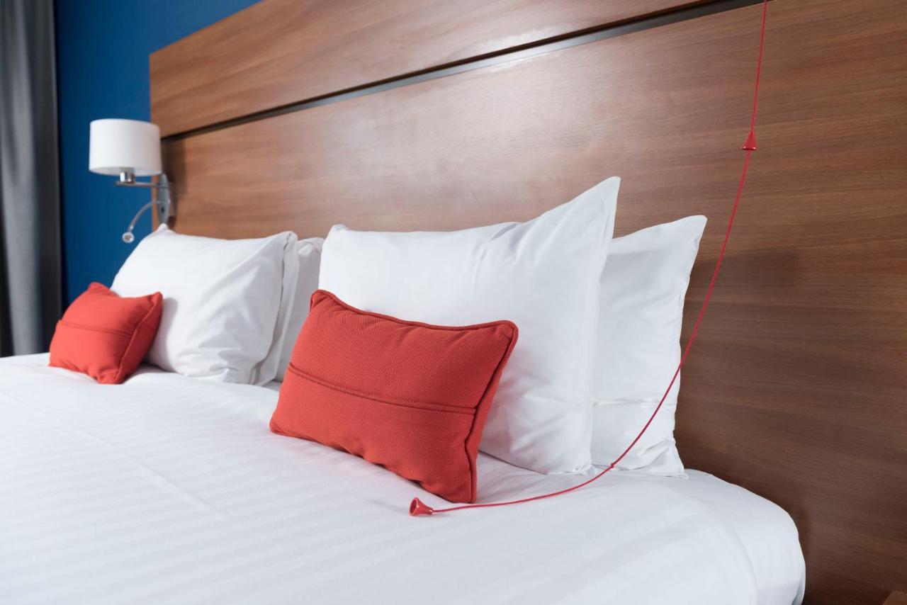Holiday Inn Express Birmingham Star City By Ihg Eksteriør billede